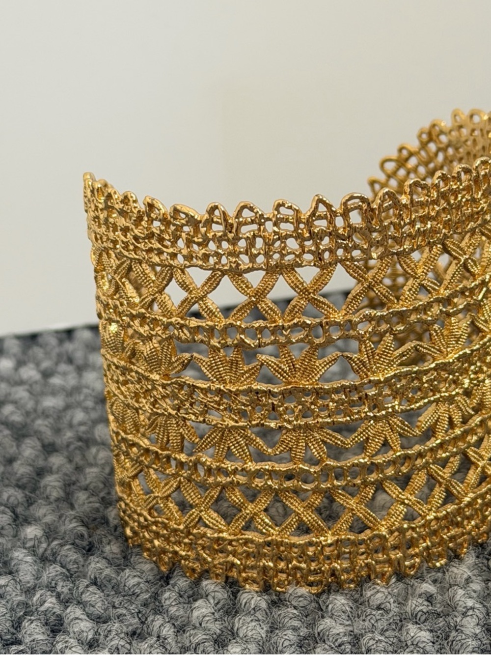 Stella & Dot Alila Lace Gold Cuff Bracelet Statement Piece - Picture 2 of 4